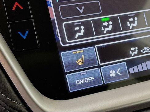 Certified 2025 Subaru Outback Premium w/ Popular Package #1A image 28