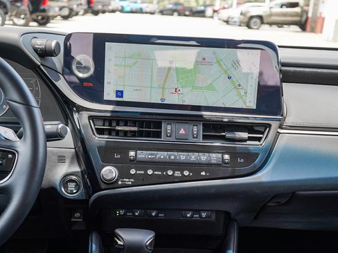 Used 2025 Lexus ES 350 w/ Premium Package FWD image 15