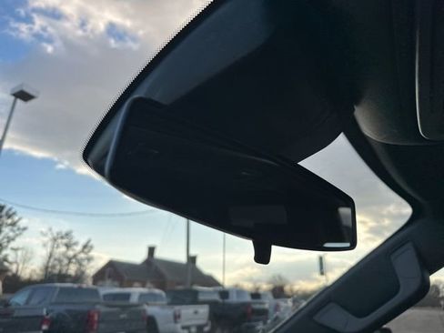 Used 2025 Chevrolet Silverado 1500 LT image 23