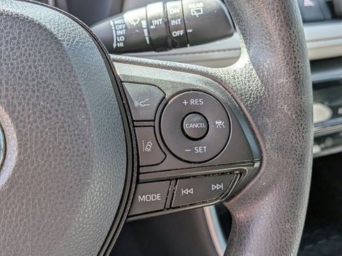 Used 2021 Toyota RAV4 XLE image 13