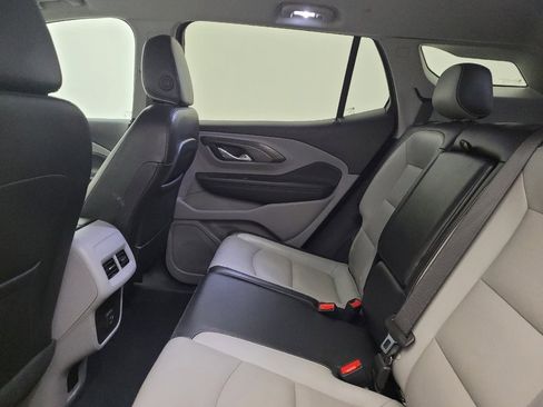 Used 2023 GMC Terrain SLT image 18