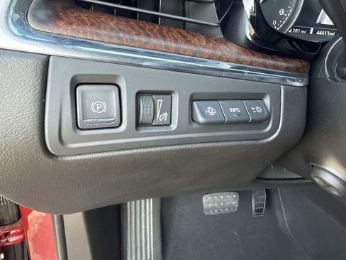 Used 2020 Cadillac XT5 Premium Luxury FWD image 31