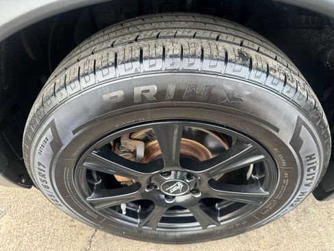 Used 2019 Nissan Rogue SV image 17