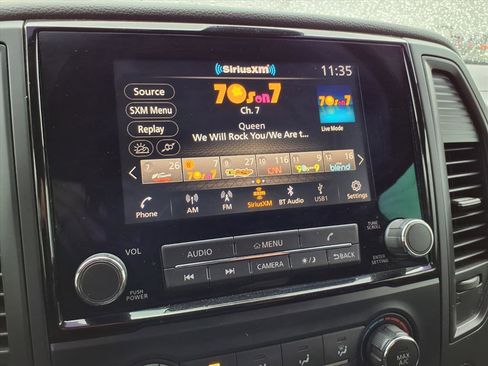 Used 2023 Nissan Titan SV image 6