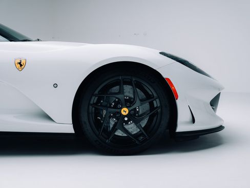 Used 2019 Ferrari 812 Superfast RWD image 13