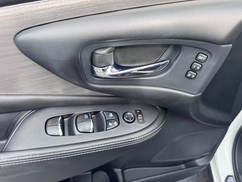 Used 2018 Nissan Murano Platinum w/ Cargo Package FWD image 23