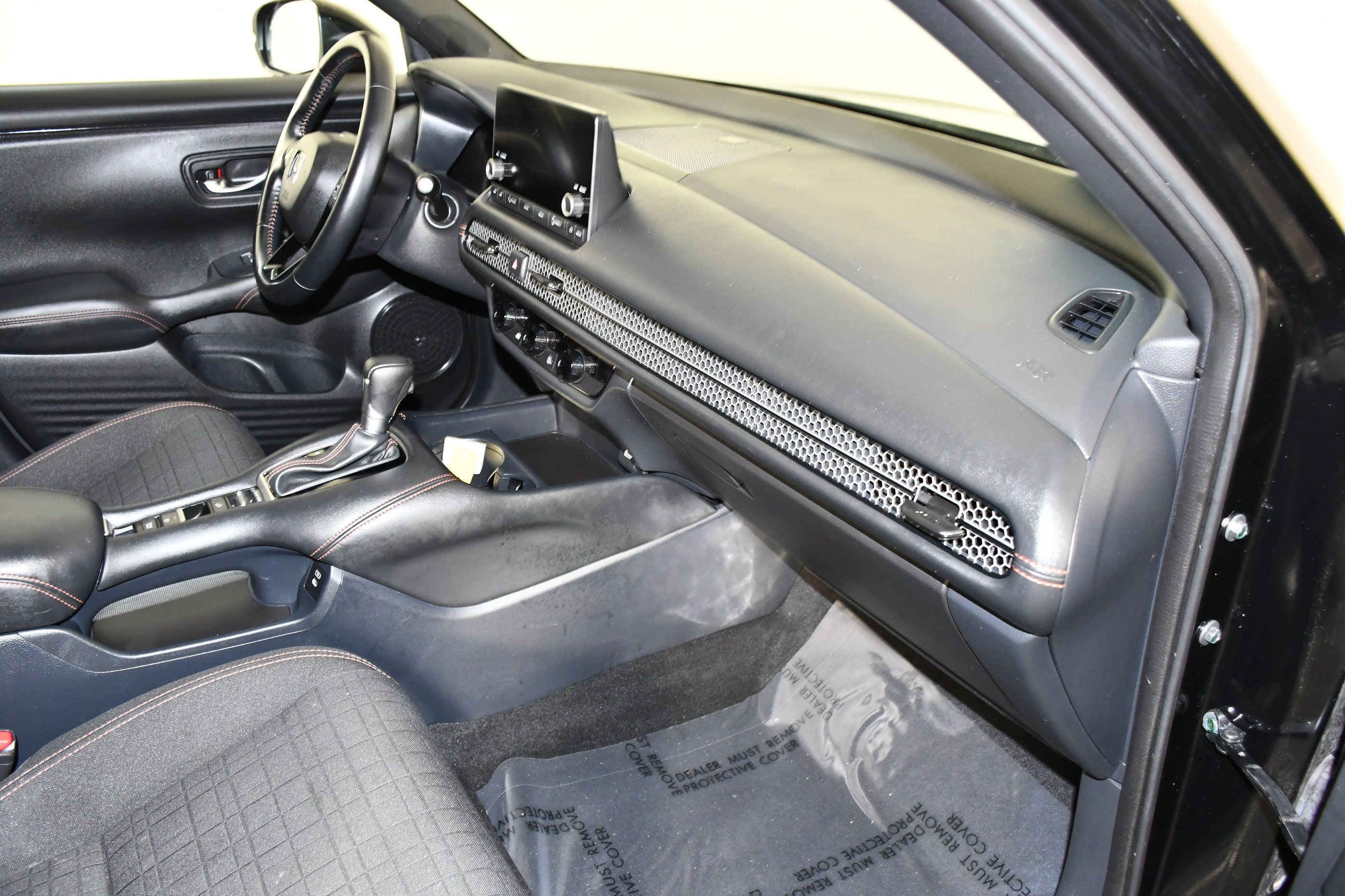 Certified 2025 Honda HR-V Sport image 38