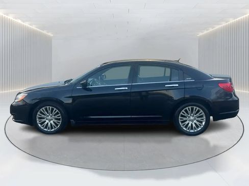 Used 2011 Chrysler 200 Limited FWD image 9