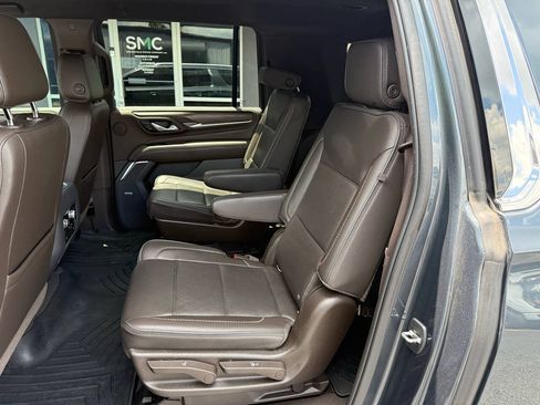 Used 2021 GMC Yukon XL Denali AWD/4WD image 17