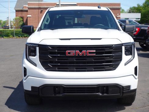 Used 2024 GMC Sierra 1500 Pro w/ Graphite Edition AWD/4WD image 7