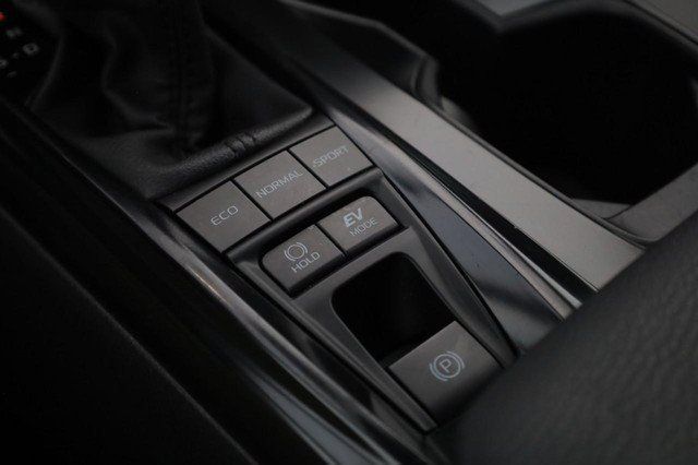 Used 2025 Toyota Camry SE FWD image 18