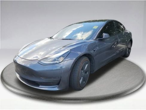 Used 2023 Tesla Model 3 Standard Range image 12