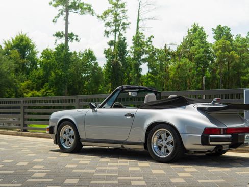 Used 1989 Porsche 911 Carrera RWD image 2