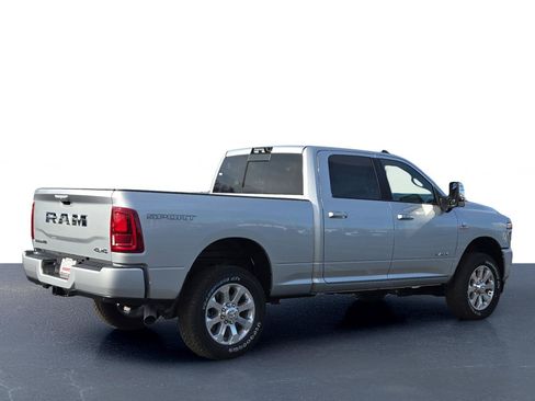New 2026 RAM 2500 Laramie AWD/4WD image 7