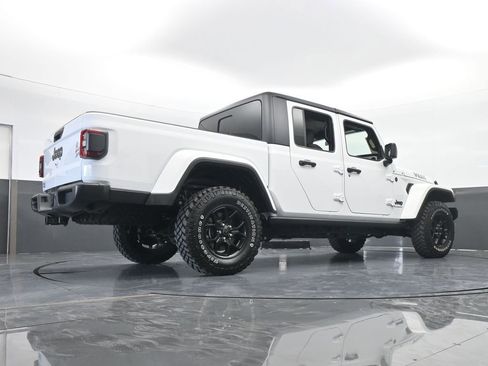 Used 2024 Jeep Gladiator Sport image 61