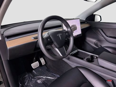 Used 2022 Tesla Model Y Performance AWD/4WD image 9