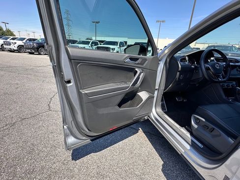 Used 2021 Volkswagen Tiguan SE R-Line AWD/4WD image 21