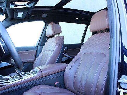 Used 2019 BMW X7 xDrive50i w/ M Sport Package image 11