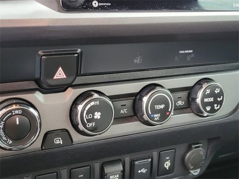 Used 2020 Toyota Tacoma TRD Off-Road image 28