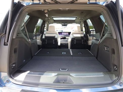 Used 2026 Cadillac Escalade Sport RWD image 42