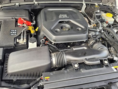 Used 2022 Jeep Wrangler Unlimited Sahara image 10