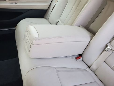 Used 2018 BMW 750i xDrive image 42