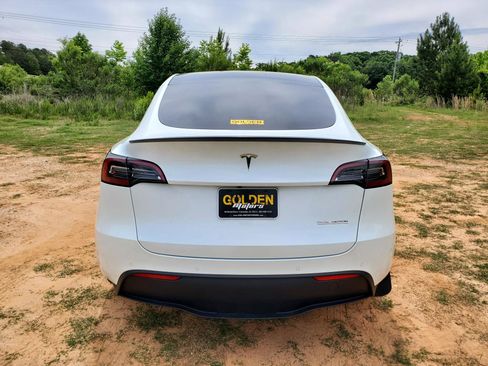 Used 2022 Tesla Model Y Performance AWD/4WD image 11