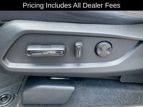 Used 2025 Honda Pilot Sport image 6