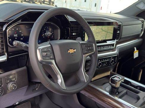 New 2026 Chevrolet Silverado 1500 LT w/ Z71 Off-Road Package image 31