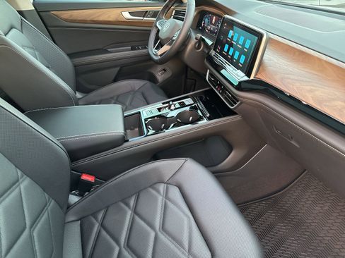 New 2026 Volkswagen Atlas SE image 26