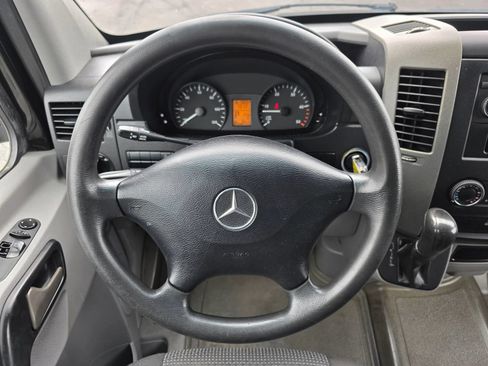 Used 2013 Mercedes-Benz Sprinter 2500 image 17
