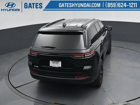 Used 2023 Jeep Grand Cherokee Altitude AWD/4WD image 50