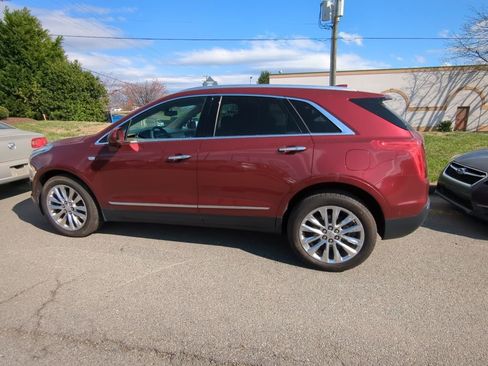Used 2017 Cadillac XT5 Platinum w/ Driver Assist Package image 6