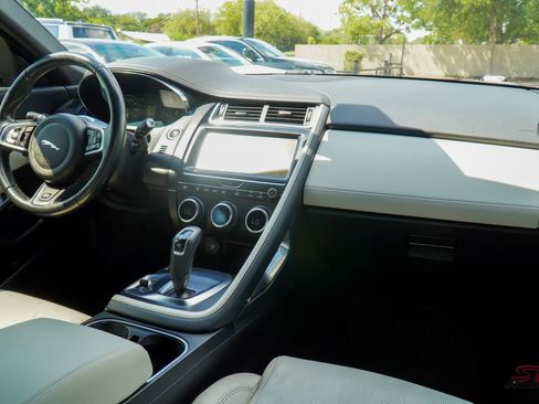 Used 2018 Jaguar E-PACE R-Dynamic HSE image 17