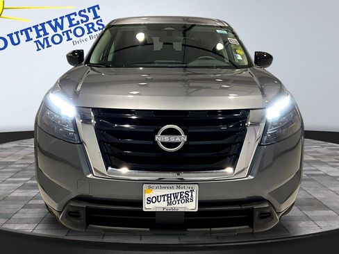 Used 2025 Nissan Pathfinder S image 2