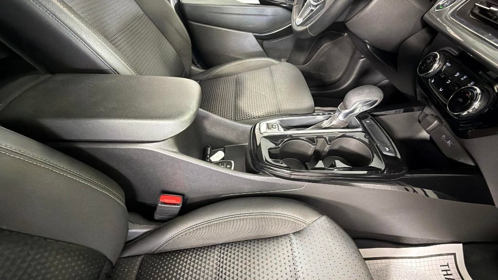 Certified 2024 Chevrolet Trax LT w/ Driver Confidence Package FWD image 49