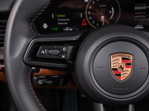 Used 2026 Porsche 911 GT3 RWD image 33