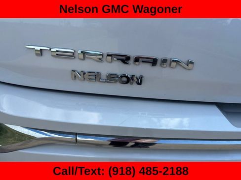 Used 2023 GMC Terrain Denali w/ Denali Premium Package AWD/4WD image 8