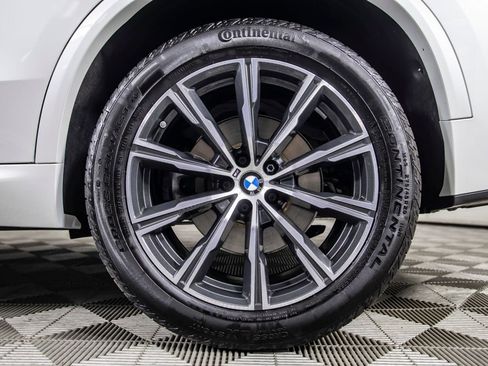 Used 2026 BMW X5 xDrive40i w/ M Sport Package AWD/4WD image 41