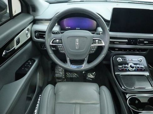 Used 2022 Lincoln Nautilus Reserve w/ Equipment Group 202A image 10