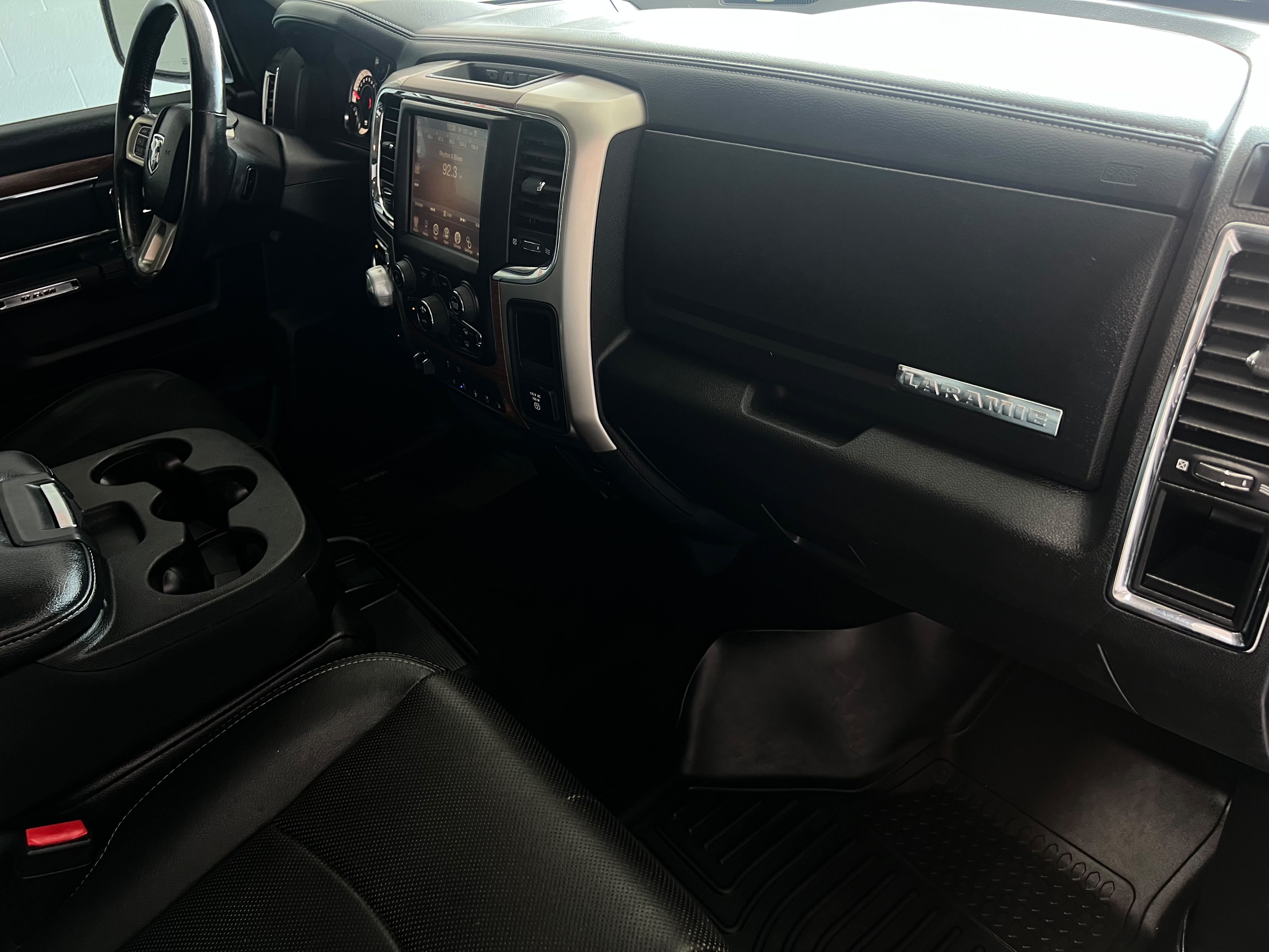 Used 2016 RAM 1500 Laramie w/ Convenience Group AWD/4WD image 21