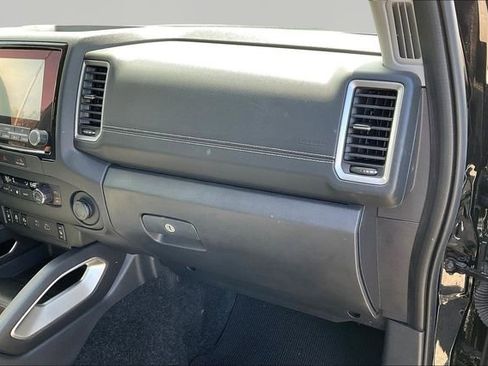 Used 2024 Nissan Frontier SV w/ SV Convenience Package RWD image 18