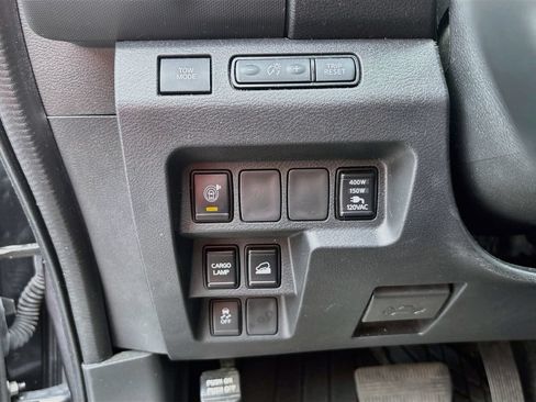 Used 2023 Nissan Frontier SV w/ SV Premium Package AWD/4WD image 22