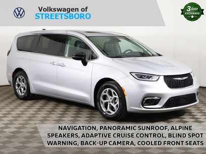 Used 2024 Chrysler Pacifica Limited