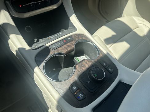 Used 2020 GMC Acadia Denali AWD/4WD image 30