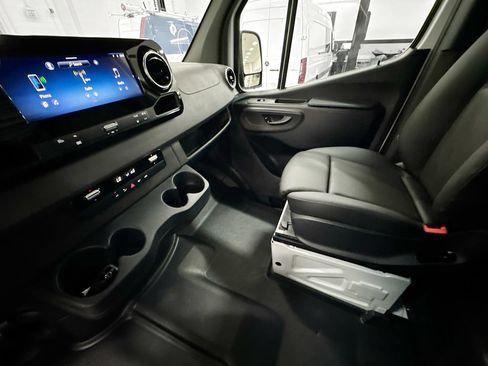 Used 2026 Mercedes-Benz Sprinter 2500 image 23