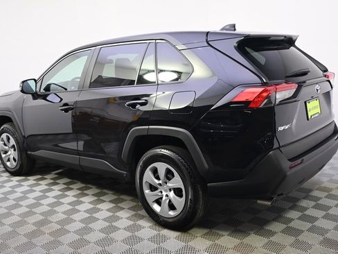 Used 2022 Toyota RAV4 LE image 3
