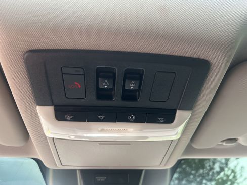 Used 2021 Nissan Rogue SL w/ Premium Package image 20