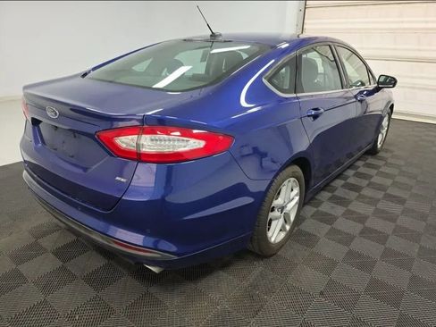 Used 2016 Ford Fusion SE FWD image 2