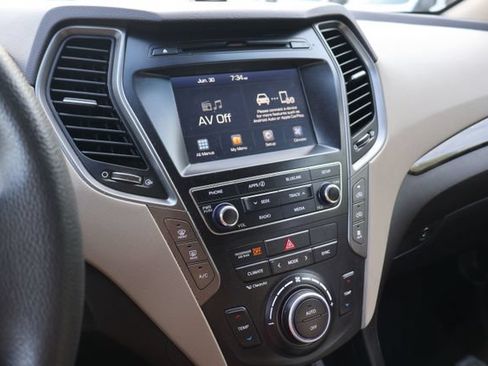 Used 2018 Hyundai Santa Fe SE AWD/4WD image 14